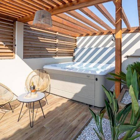 L'Entre Deux-Suite Romantique - Jacuzzi Privatif - Clim Reversible - Wifi Le Somail Exterior foto