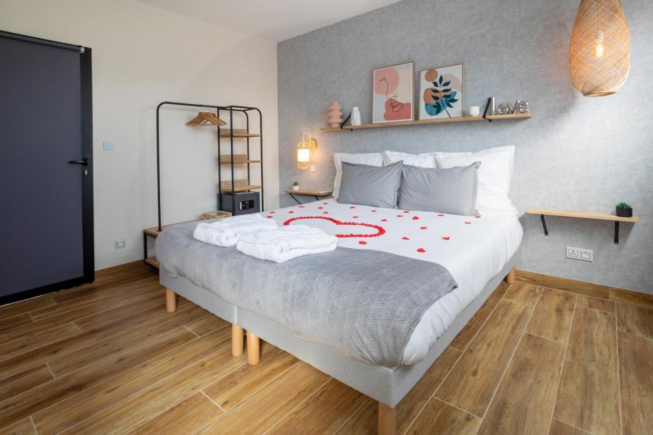 L'Entre Deux-Suite Romantique - Jacuzzi Privatif - Clim Reversible - Wifi Le Somail Exterior foto